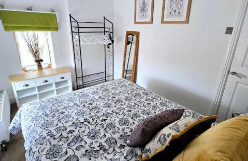 Gorgeous Two Bedroom Cottage, Pet Friendly! - Foto 16