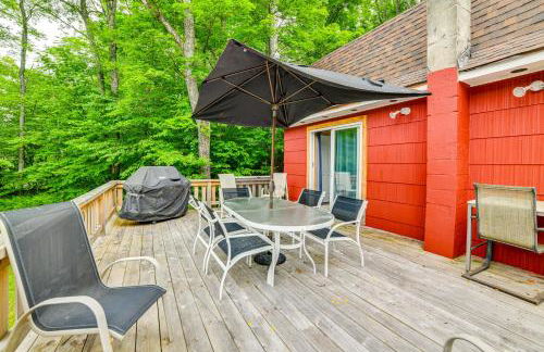Mtn-View Deck and Grill Creekside Catskills Cabin! - Foto 17