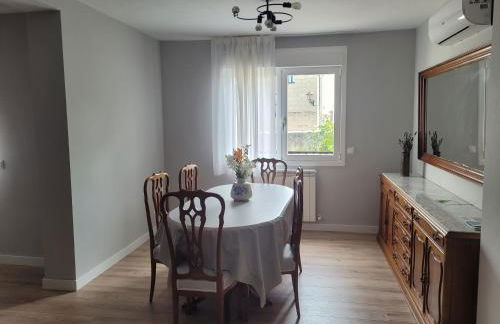 Casa Julio, bonita casa cómoda y espaciosa, totalmente reformada con terraza y jardin privado - Foto 5