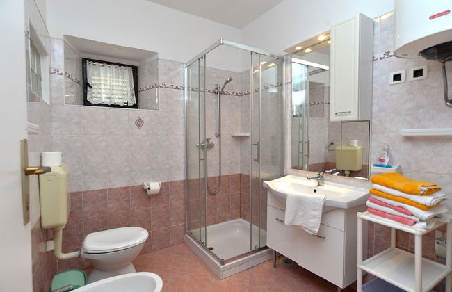 Apartment 358 - Photo 32