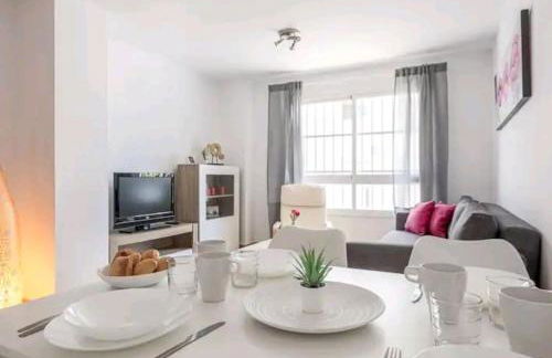 Apartamento con patio y piscina cerca de Sevilla - Photo 12