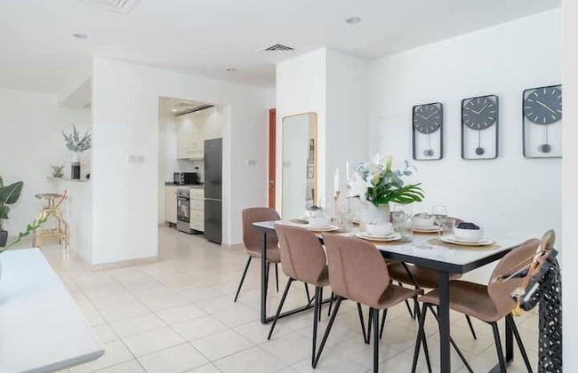 Vogue - Spacious 3BHK Greens & Views - Photo 20