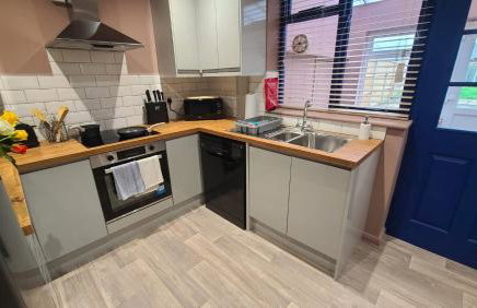 Dovetails, short drive from Alton Towers and Uttoxeter racecourse Games room with Wii and football table - Foto 40