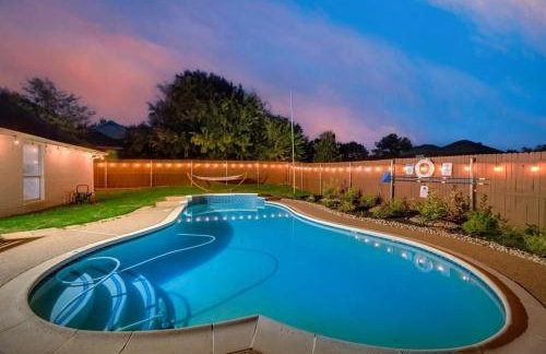 Boho Chic Home w Backyard Paradise - Pool + Grill - Foto 34