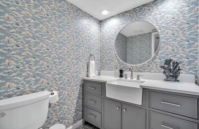 Golden Retreat: Expansive 6BR Home w Heated Pool ~ - Foto 57