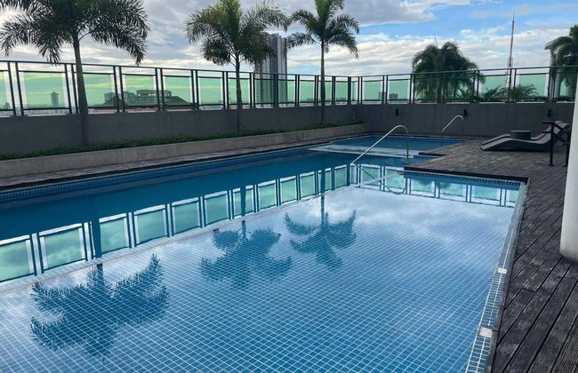 Elegant Condo at Symphony Tower 26C - Foto 1