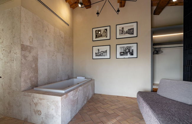 Mormoraia - Photo 28