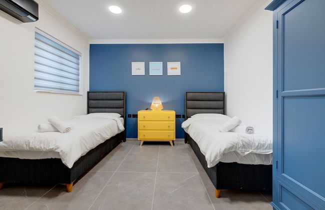 Art Deco Apartment in Central Sliema - Photo 8