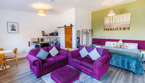 Modern Barn Conversion - Photo 4