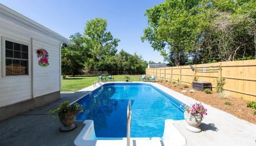 Coastal Home with Inground Pool - Foto 2