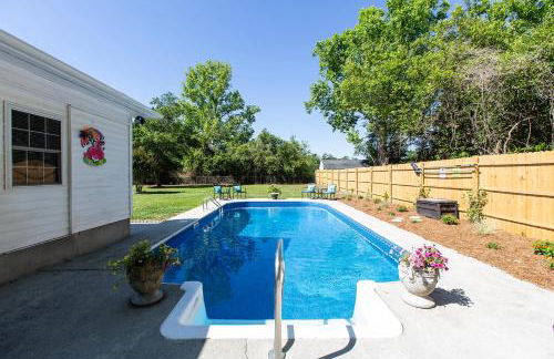 Coastal Home with Inground Pool - Foto 2