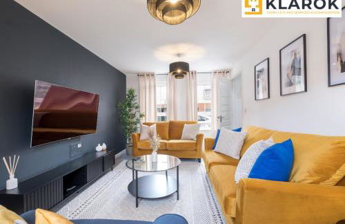 Four Bedroom Semi Detached House By Klarok Accommodation Peterborough With Free Parking & Garden - Foto 20