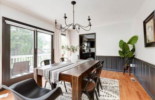 NEW - Modern Rustic Retreat Ardmore Chalet - Foto 26