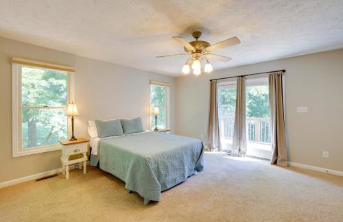 Smith Mountain Lake Home with Private Hot Tub and Dock - Foto 9