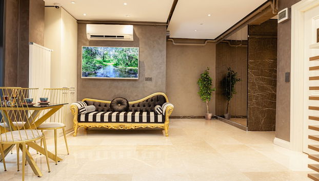 Coin salon dans le hall