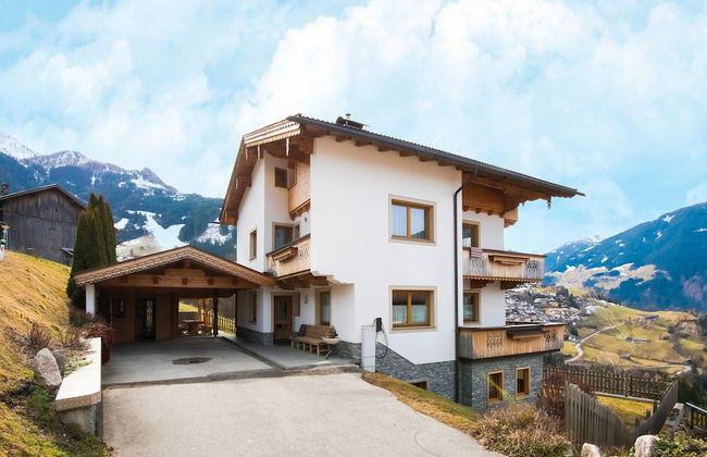 Chalet in Zell am Ziller Near Ski Lift - Foto 1