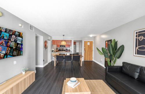 Luxurious 3BR Condo with Pool in Brickell - Foto 26