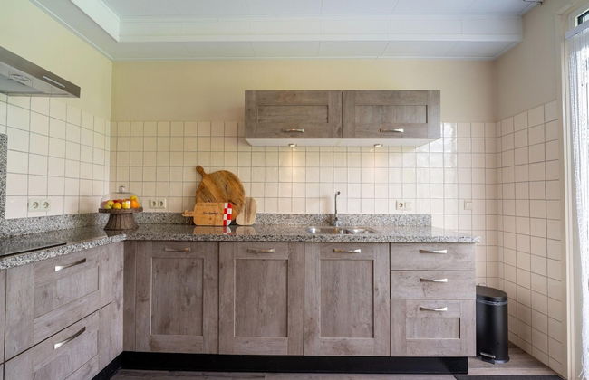 Cozy Holiday Home in Nistelrode With Garden - Photo 18