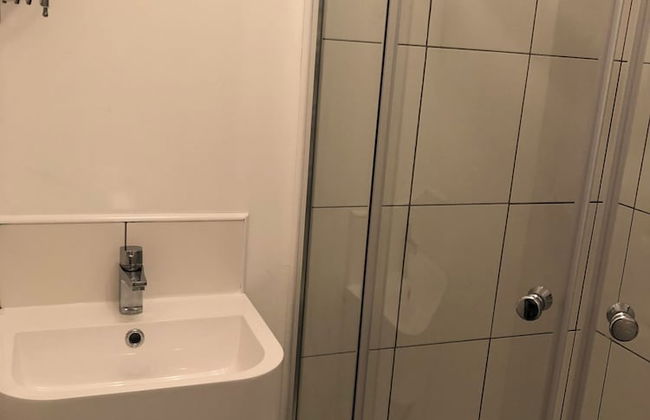 Captivating 1-bed Apartment in Hednesford - Foto 5