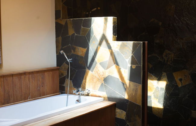 Teakwood Villa - Photo 9