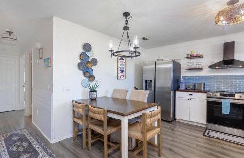 Beachside Bliss - Breakfast, Walk to Schooners, Sleeps 15, Fenced Privacy - Foto 17