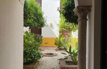 LA CASA DEL PATIO Dúplex con Encanto & Patio Típico a 2 min de Plaza de la Corredera - Foto 3