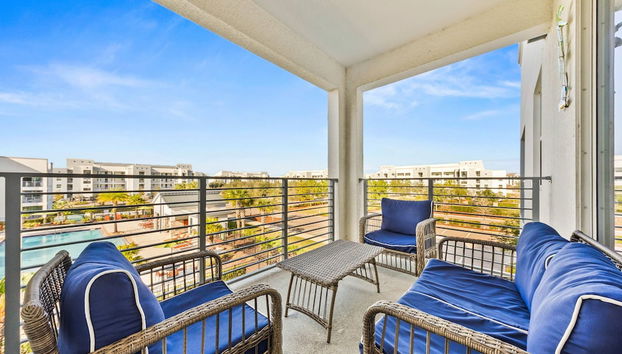 NEW Magically Themed Condo w/ Pool View! - Foto 2, Imagen principal