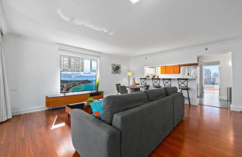 Honu Hale Penthouse 2 BDR Ocean View Waikiki - Photo 20