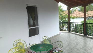 AGAPI'S HOUSE - Photo 3