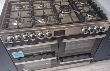 Modern 5 bedroom house with parking, London - Foto 26