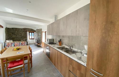 Independent Stone House with Lake View - Photo 11