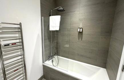 Kitty Lass- 2 Bed Luxury Apartment by Together Travel - Photo 14