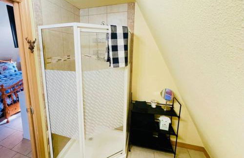 Beaver Lake Studio - King size bed and lake view - Foto 11