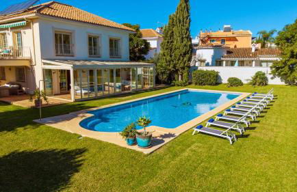 VACATION MARBELLA I Villa Bosquecito, Giant Private Heated Pool, 4min to the Beach, 6 BR, Spacious Villa - Foto 38