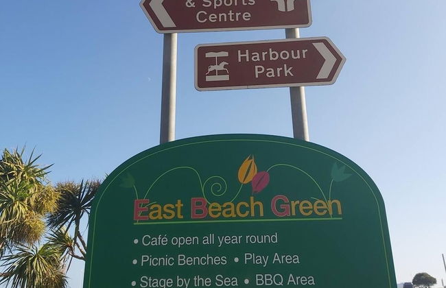 Seafront Apartment Private Garden & Free Parking - Foto 29