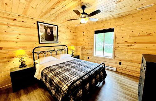 Outstanding Retreat with Dock, Game Space and Lake Views in Wisconsin - Foto 39