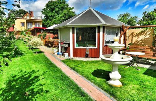 Cottage by Lake Ostrowieckie With Private Beach - Foto 48