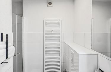 Beautiful Spacious 5 Room Apt in City Center that Sleeps 10 - Foto 57