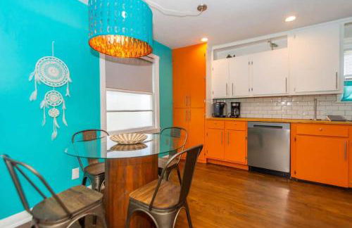 The Hideaway by Sunsational Stays - Rear Unit Only, Steps to the Beach - Foto 9