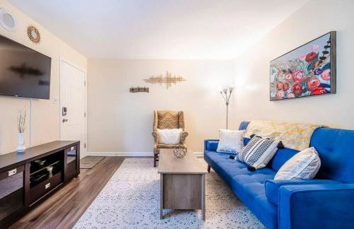 *Cool Crib * King Bed * Long Term Stays * Duke* - Foto 9