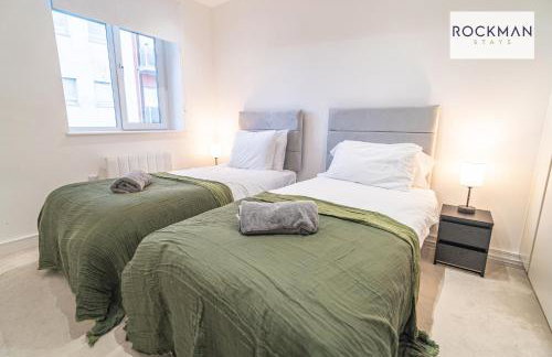 Library House Apartments - FREE PARKING - Contractor Hub - Superfast Wi-Fi - Long Term Stays - Foto 16