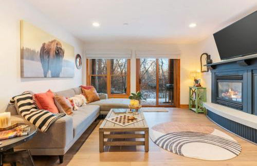 Basecamp Stays: Upscale Getaway Shuttle Hot Tubs - Foto 6