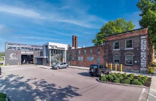 Spacious Riverfront Suite - Close to Downtown - Foto 28