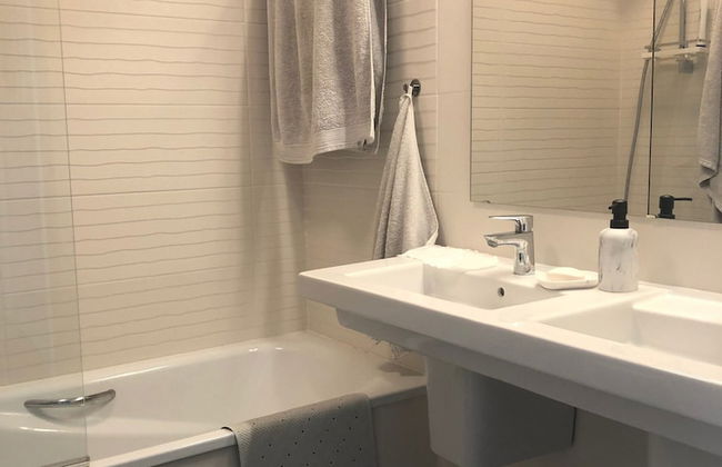 Apartment - Sleeps 4 - Parking - Garden - Pool - Foto 8