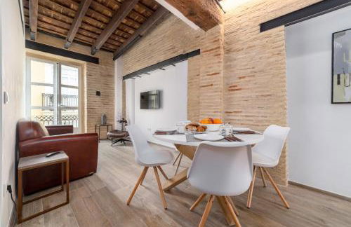 FLORIT FLATS - CATHEDRAL LUXURY TERRACE FLAT 2BR 2BA AC Wifi - Photo 6