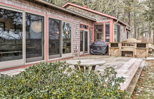 Stylish Wellfleet Home with Patio on 2 Private Acres - Foto 25