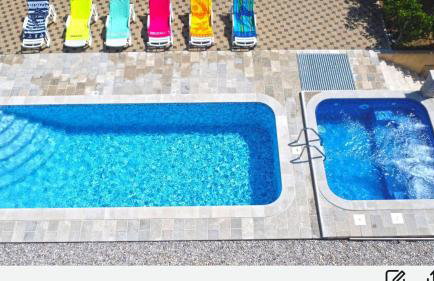 Vila Nova with private heating pool and jacuzzi - Foto 13