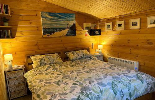 Cosy Cabin, hidden from the main house - Sleeps 2 - EV - Foto 39