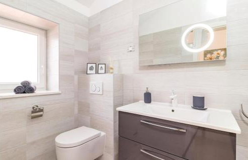 Amazing Home In Sajini - Foto 46