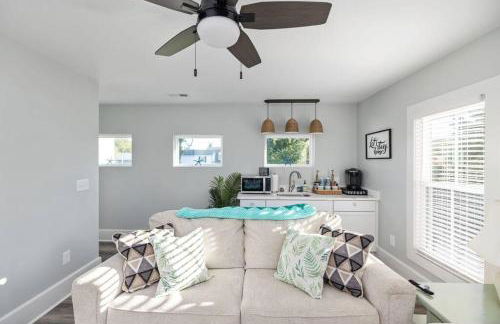 The Lyellton House: Water View, Steps from Beach - Foto 39